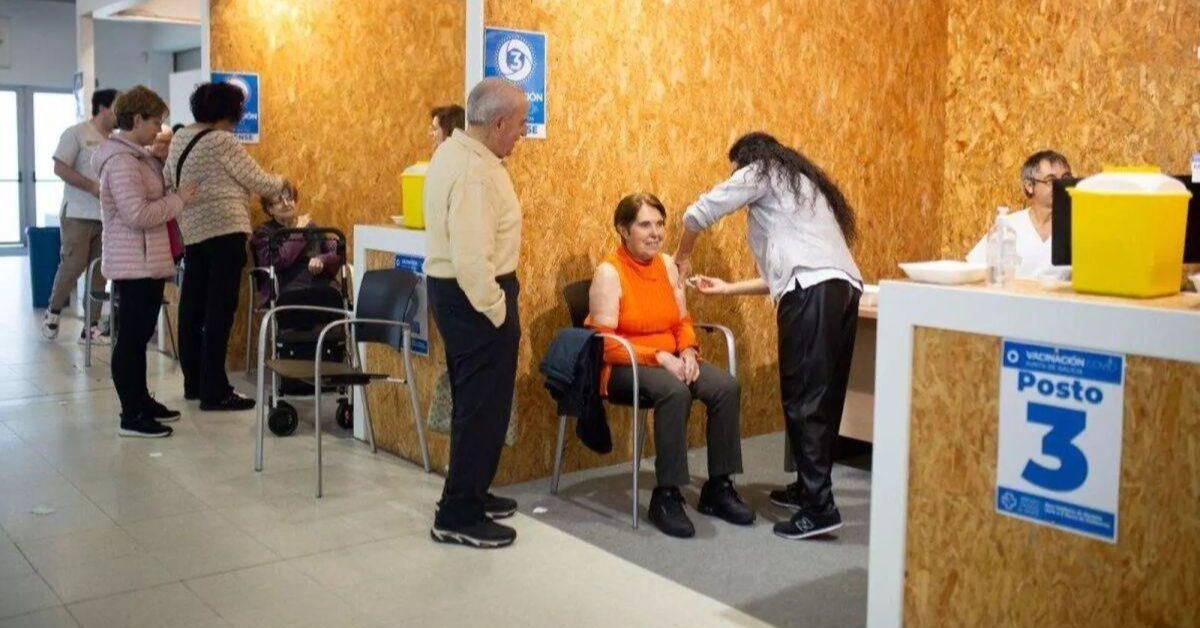 Ourense se vacuna contra la gripe y el covid