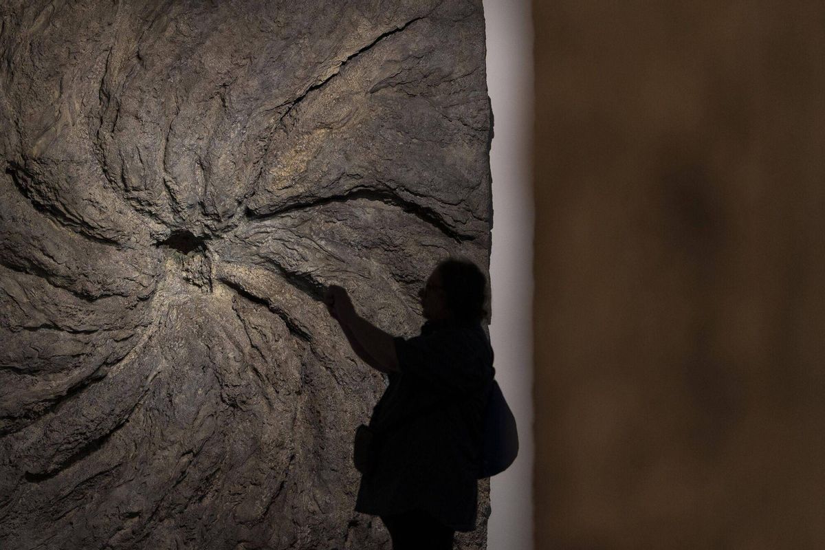 Vista general de la exposición dedicada a Cristina Iglesias en La Pedrera, la primera muestra monográfica sobre la artista en Barcelona, el 8 de octubre de 2025.