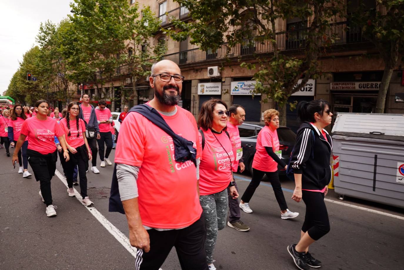 Salamanca 'se tiñe' de rosa por el cáncer