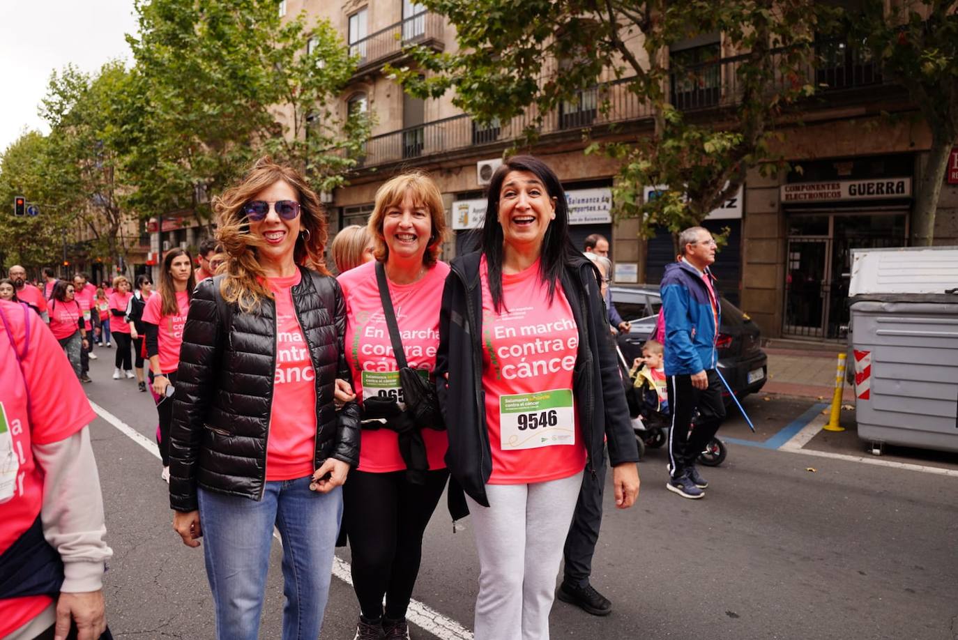 Salamanca 'se tiñe' de rosa por el cáncer