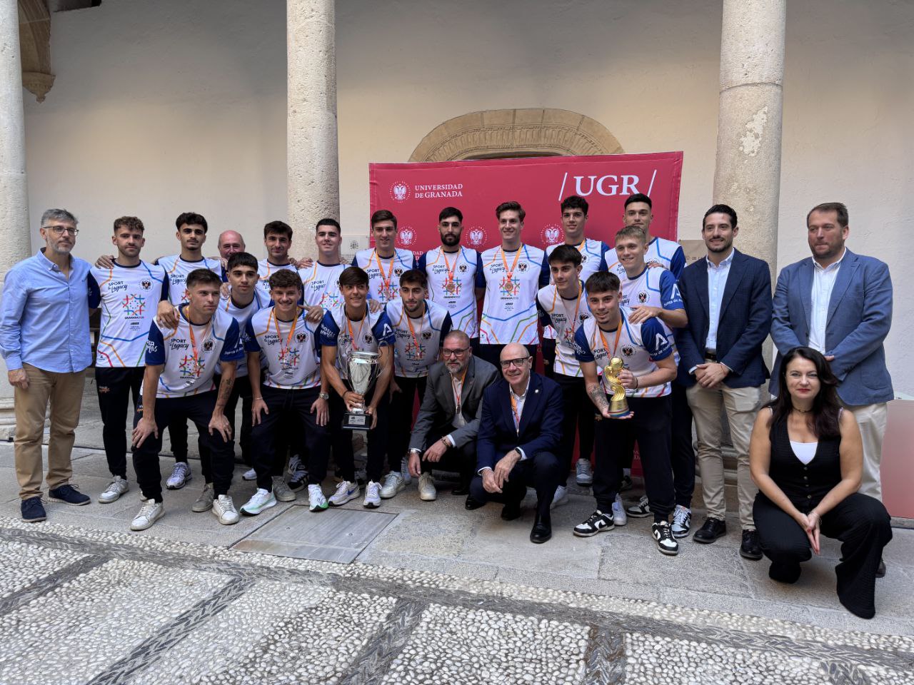 Recepción institucional a la selección universitaria de fútbol en el Rectorado de la UGR - Canal UGR