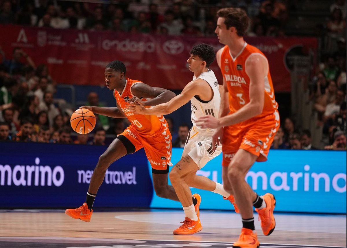 Omari Moore y Nate Sestina, dos de los jugadores taronja nacidos en Estados Unidos.