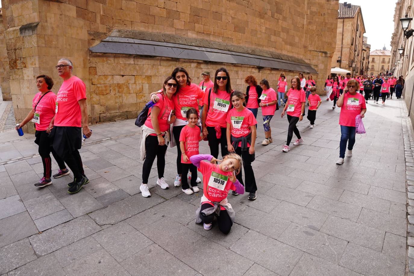 Salamanca 'se tiñe' de rosa por el cáncer
