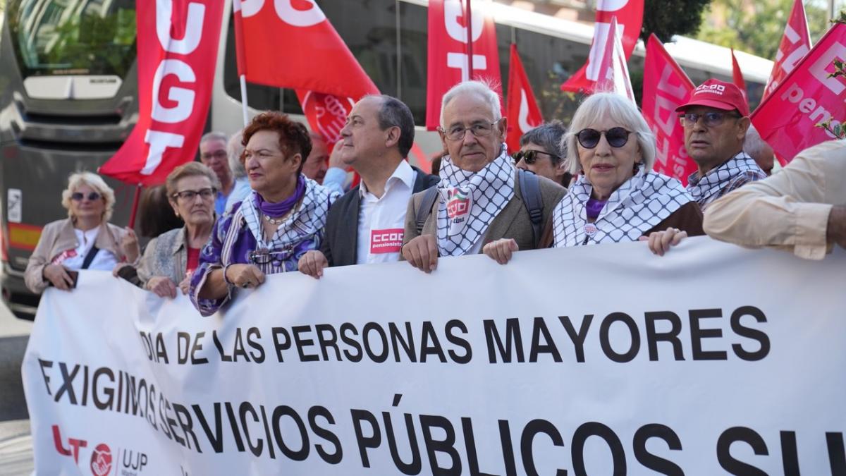 La Federación de Pensionistas de CCOO celebra este día 1 de octubre, Día Internacional de las Personas Mayores, reivindicándose como portadora de conocimiento, experiencia y depositaria de valores que han conformado nuestra sociedad. .
