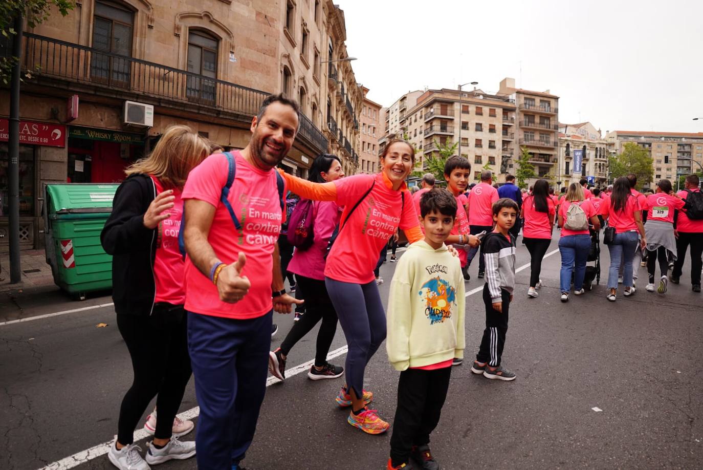 Salamanca 'se tiñe' de rosa por el cáncer