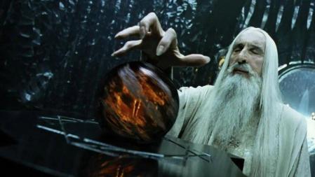 Saruman y el palántir en Isengard (El Señor de los Anillos: La comunidad del Anillo)