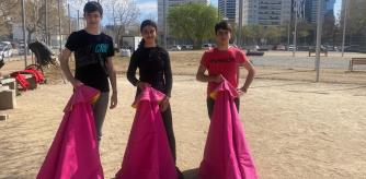 Mario Vilau, Alba Caro y Marcos Adame (falta Hugo Casado), ejercitándose en l’Hospitalet