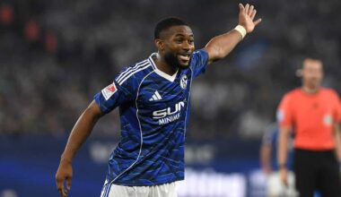 Sylla, delantero vigilado por el Sevilla, se pone a tiro