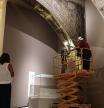 Técnicos del Gobierno de Aragón toman muestras de las pinturas murales de Sijena en el MNAC.