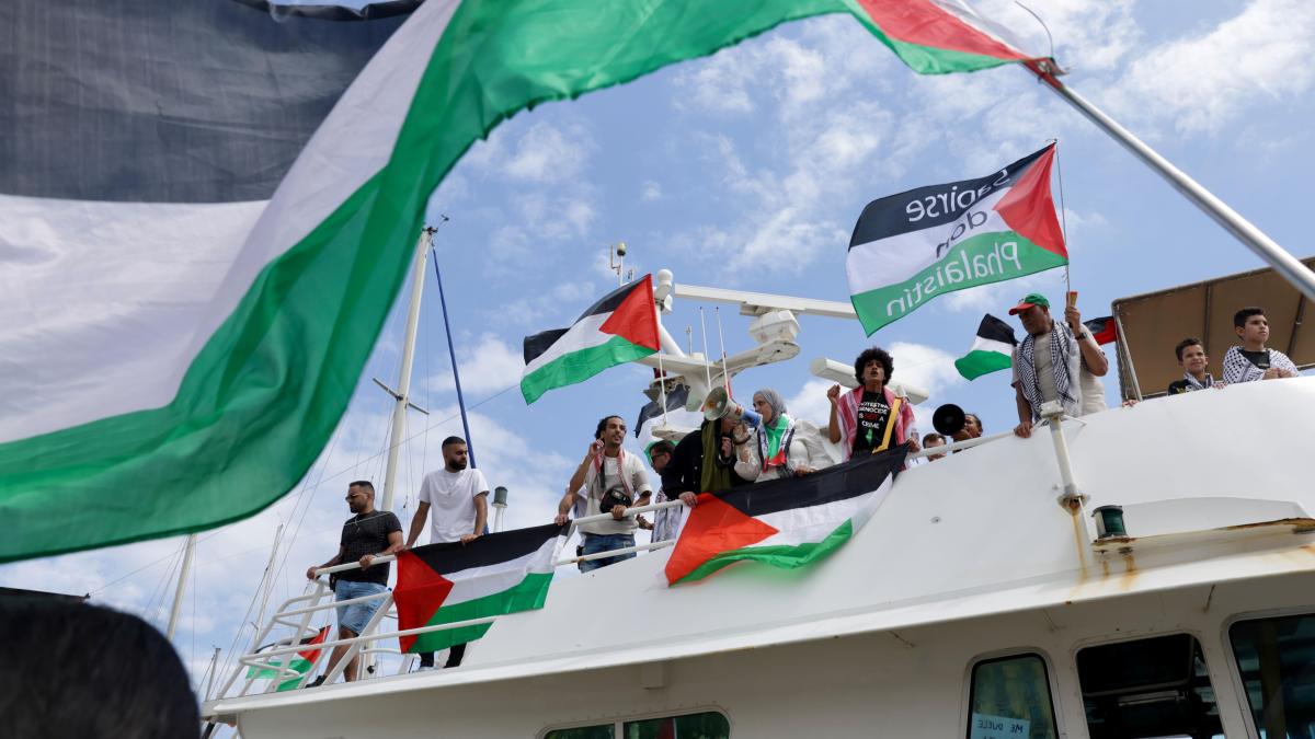 Llegan a Madrid los 21 tripulantes españoles de la flotilla deportados por Israel