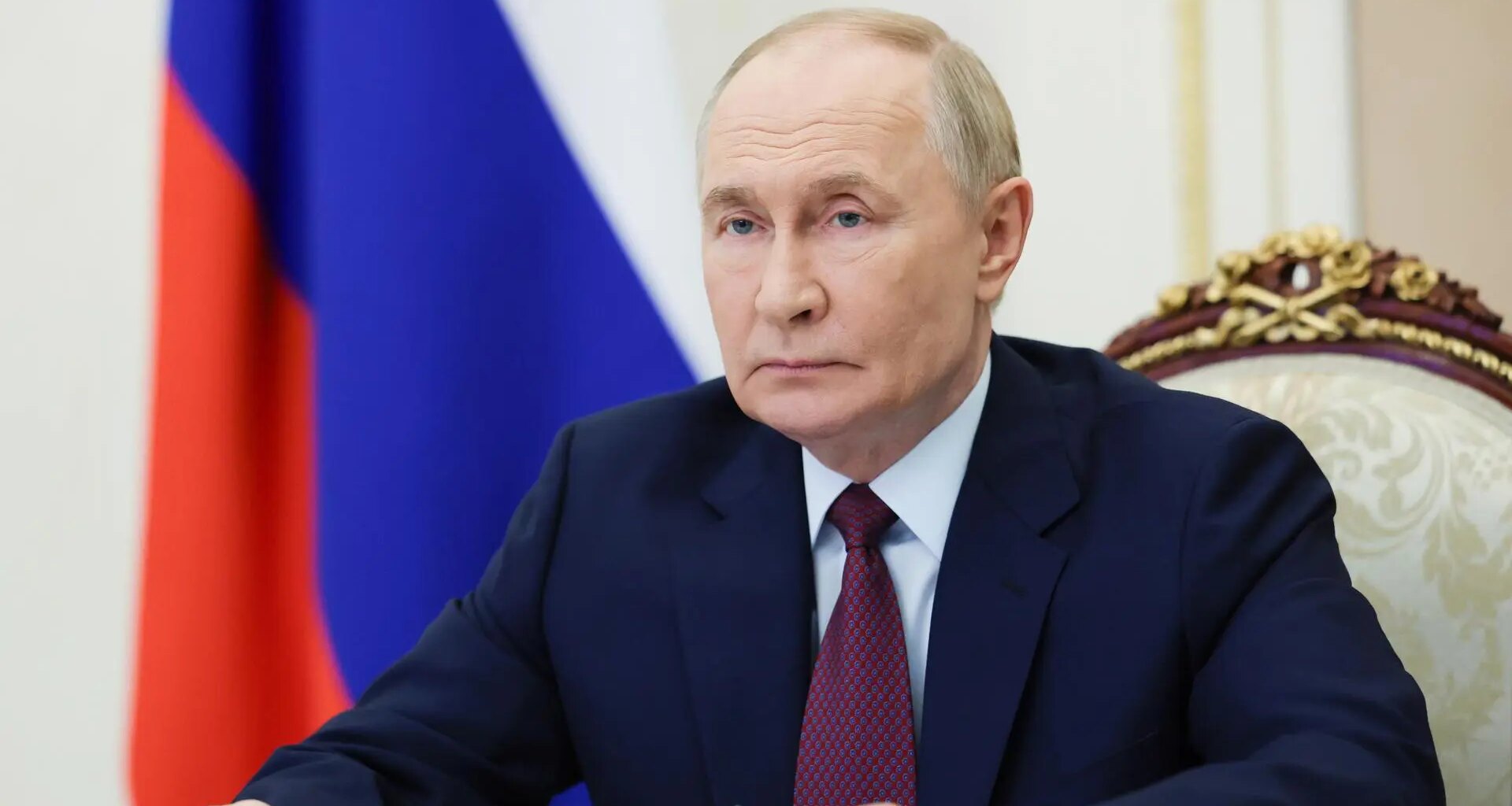 Putin llama a los jóvenes rusos a "no aplazar la felicidad" y tener más hijos