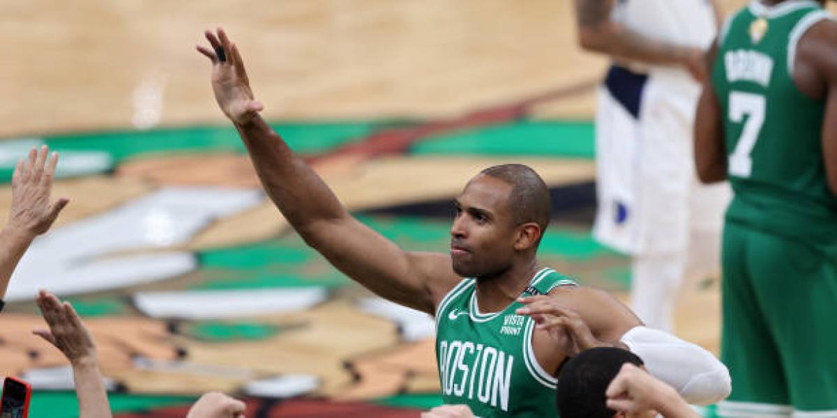 Al Horford llega a Golden State junto a una sorpresa más para apoyar a Curry