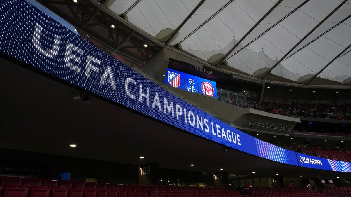 La Policía evitó una pelea de aficionados del Atlético y el Eintracht