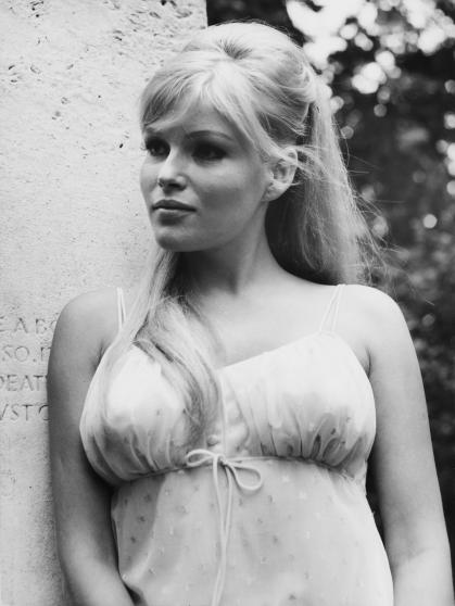 Ursula Andress