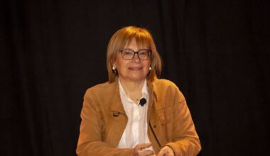La leridana Montse Sanjuan, autora de ‘La sergent Anna Grimm’. - JORDI ECHEVARRIA