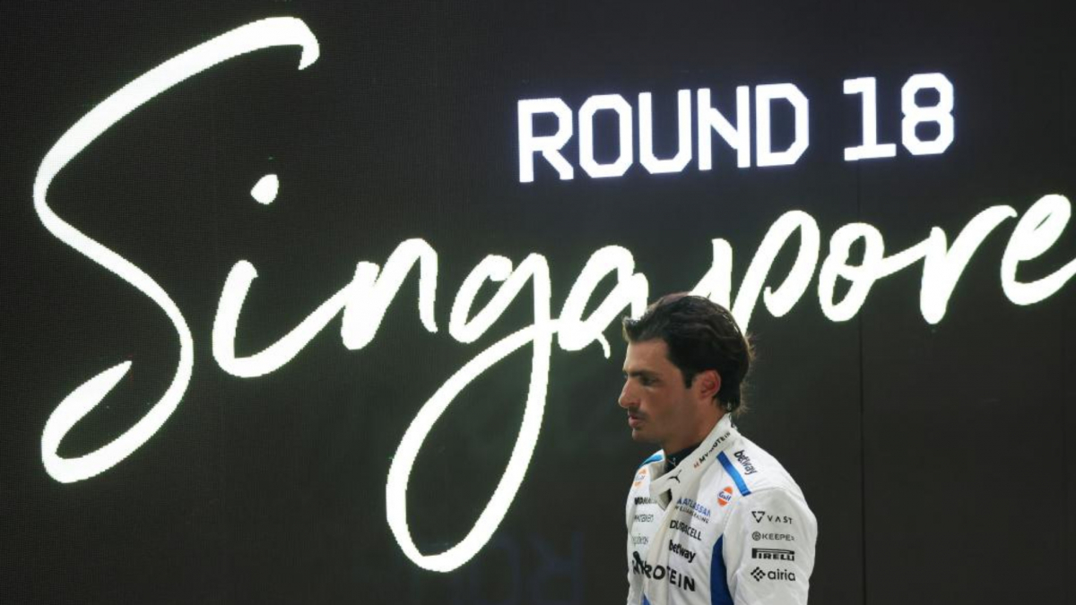 Sainz gana dos puestos antes de empezar en Singapur