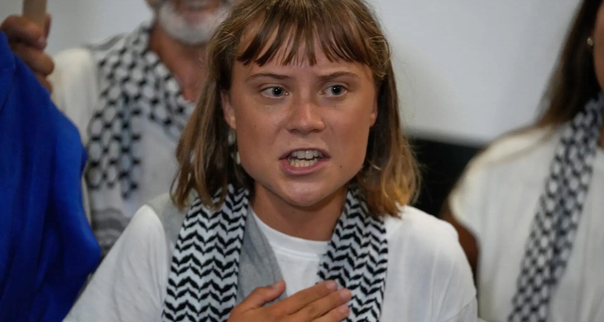 "Para ser tan joven está muy loca, no puede controlar su ira, debería ir al médico"