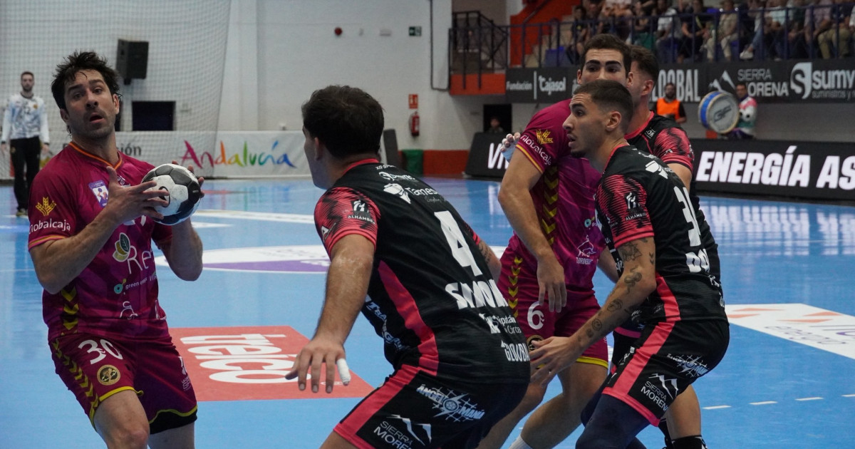 Más claros que oscuros para el balonmano cordobés