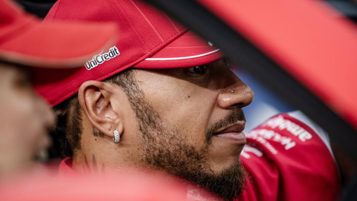 Hamilton, muy molesto con el insistente "no me lo puedo creer" de Alonso por la radio