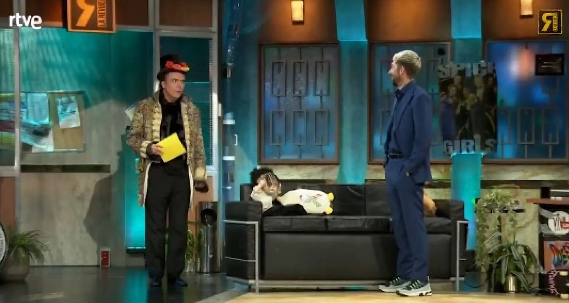 'La Revuelta' cuenta entre su público con el primer menor gracias al permiso de El Hombre Mágico: "Tengo un salvoconducto"