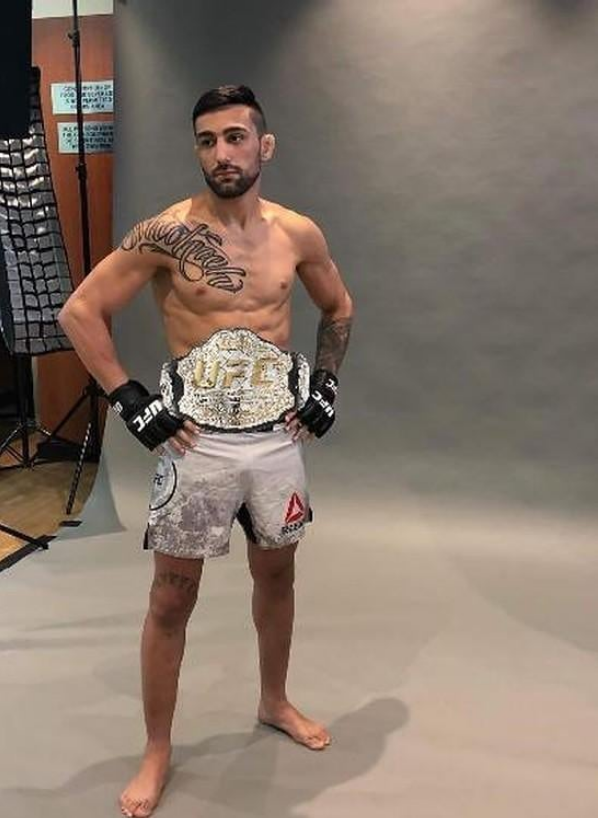 Suman Mokhtarian, luchador de la UFC, muere tiroteado en plena calle