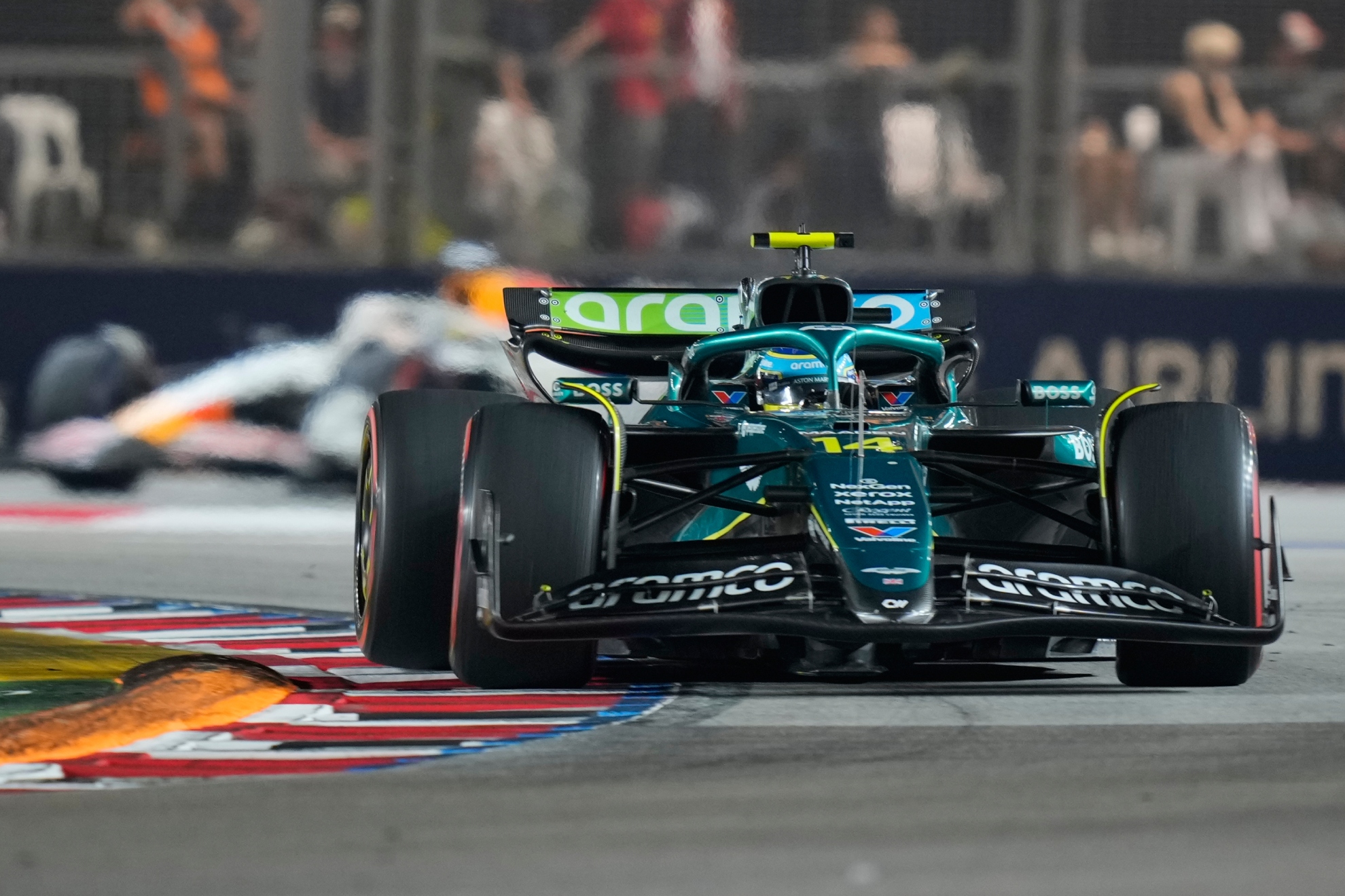 Fernando Alonso durante el desarrollo del Gran Premio de Singapur.