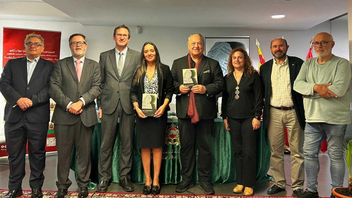 Imagen del acto de presentación del nuevo libro de Ángel Juárez,