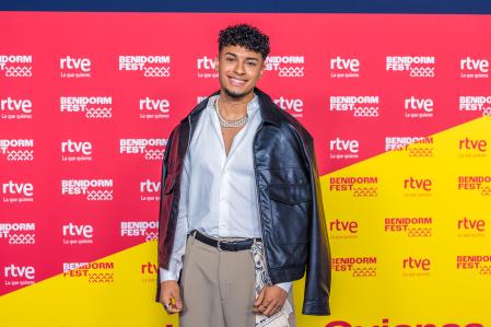 Kenneth en la presentación del Benidorm Fest 2026