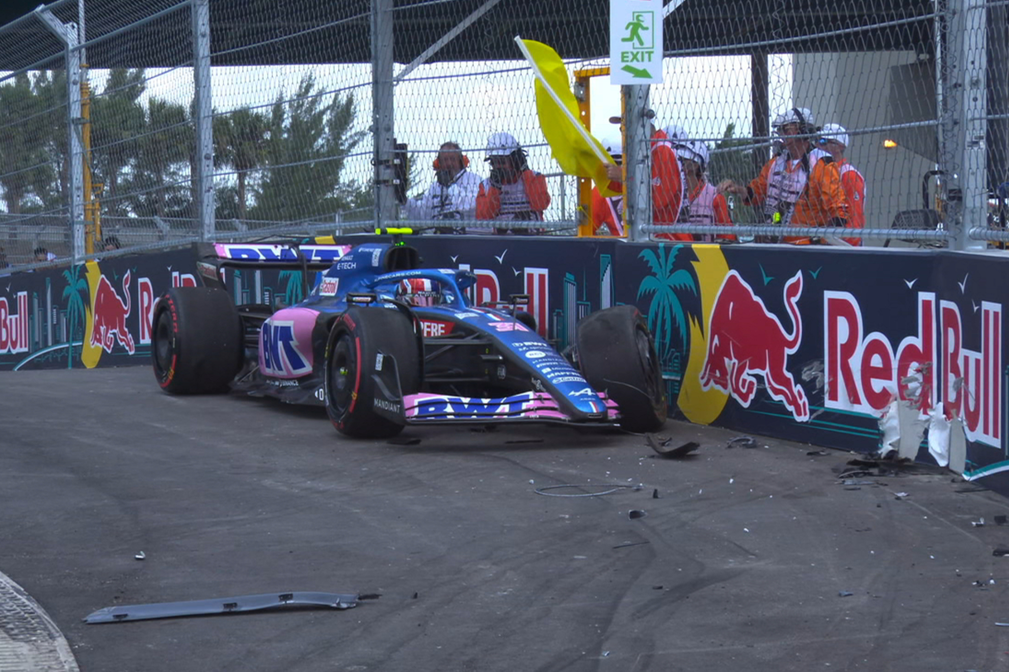 Ocon, en el muro de Miami.