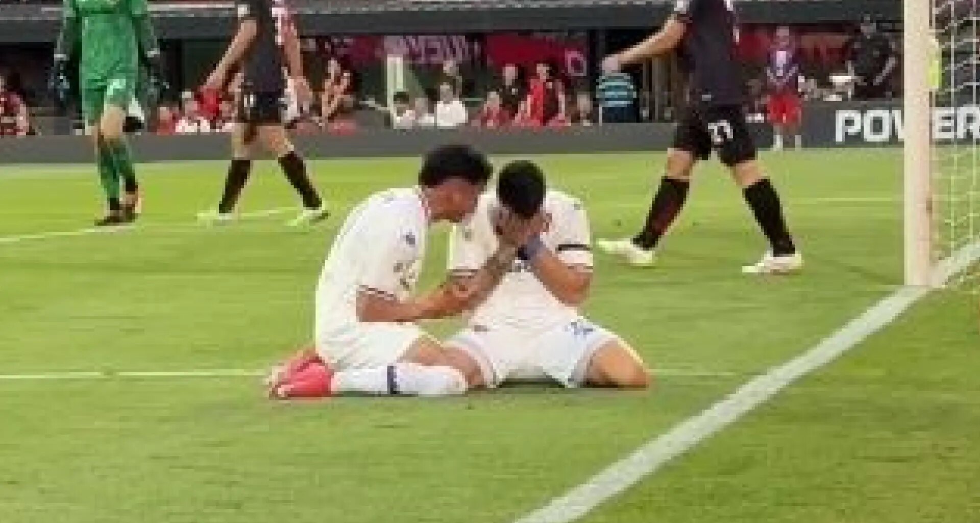 "Le mando un beso al cielo"