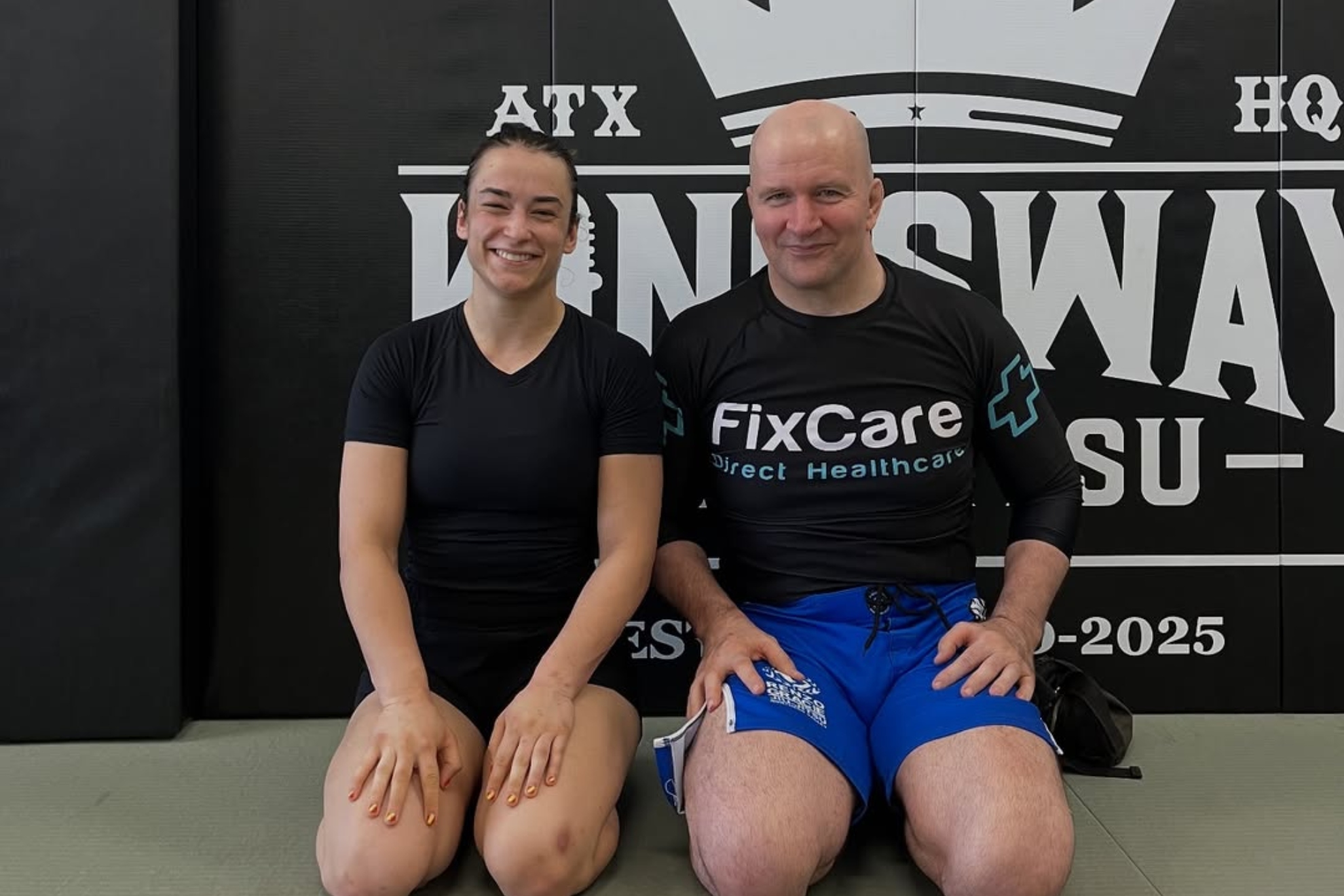 Ana Mayordomo, junto a su entrenador en su gimnasio en Austin, Texas.