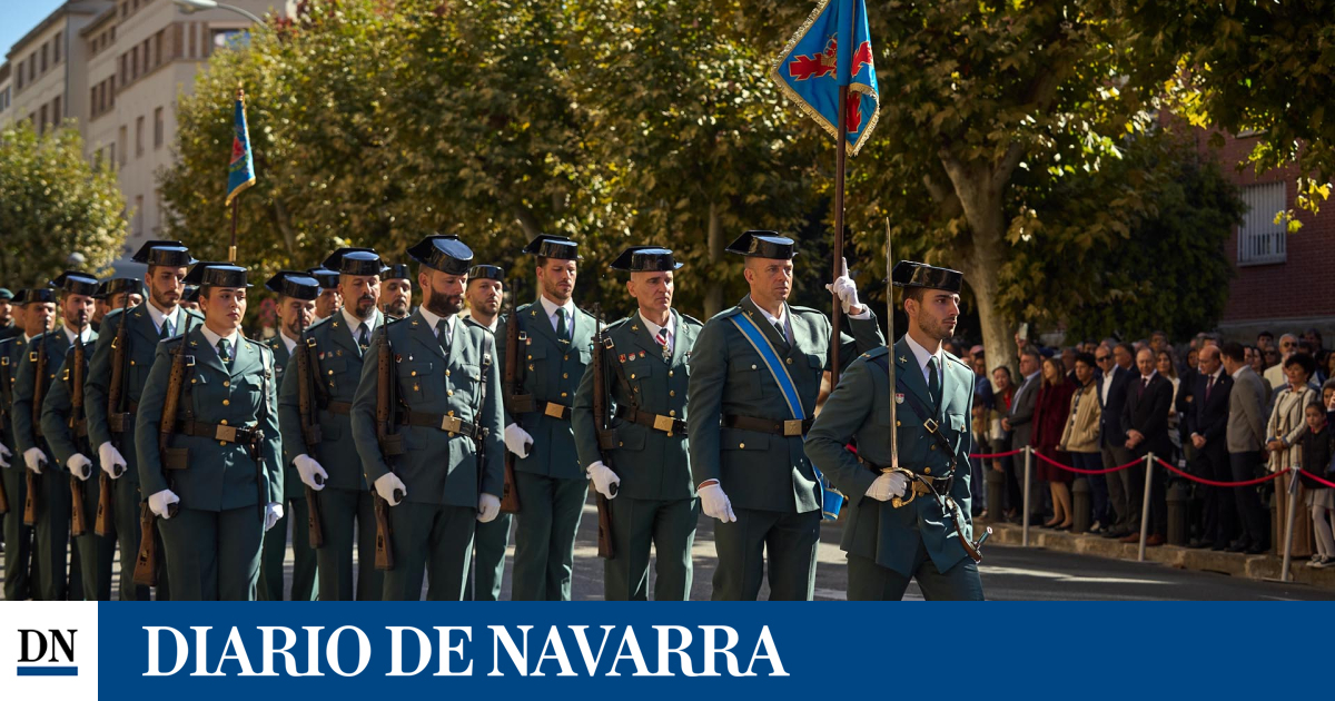Fotos del desfile de la Guardia Civil en Pamplona por la festividad de la Virgen del Pilar - diariodenavarra.es
