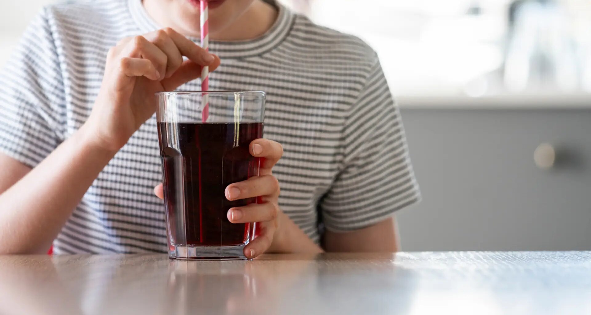Un estudio asocia el consumo de refrescos, tanto light como azucarados, con un mayor riesgo de enfermedad hepática
