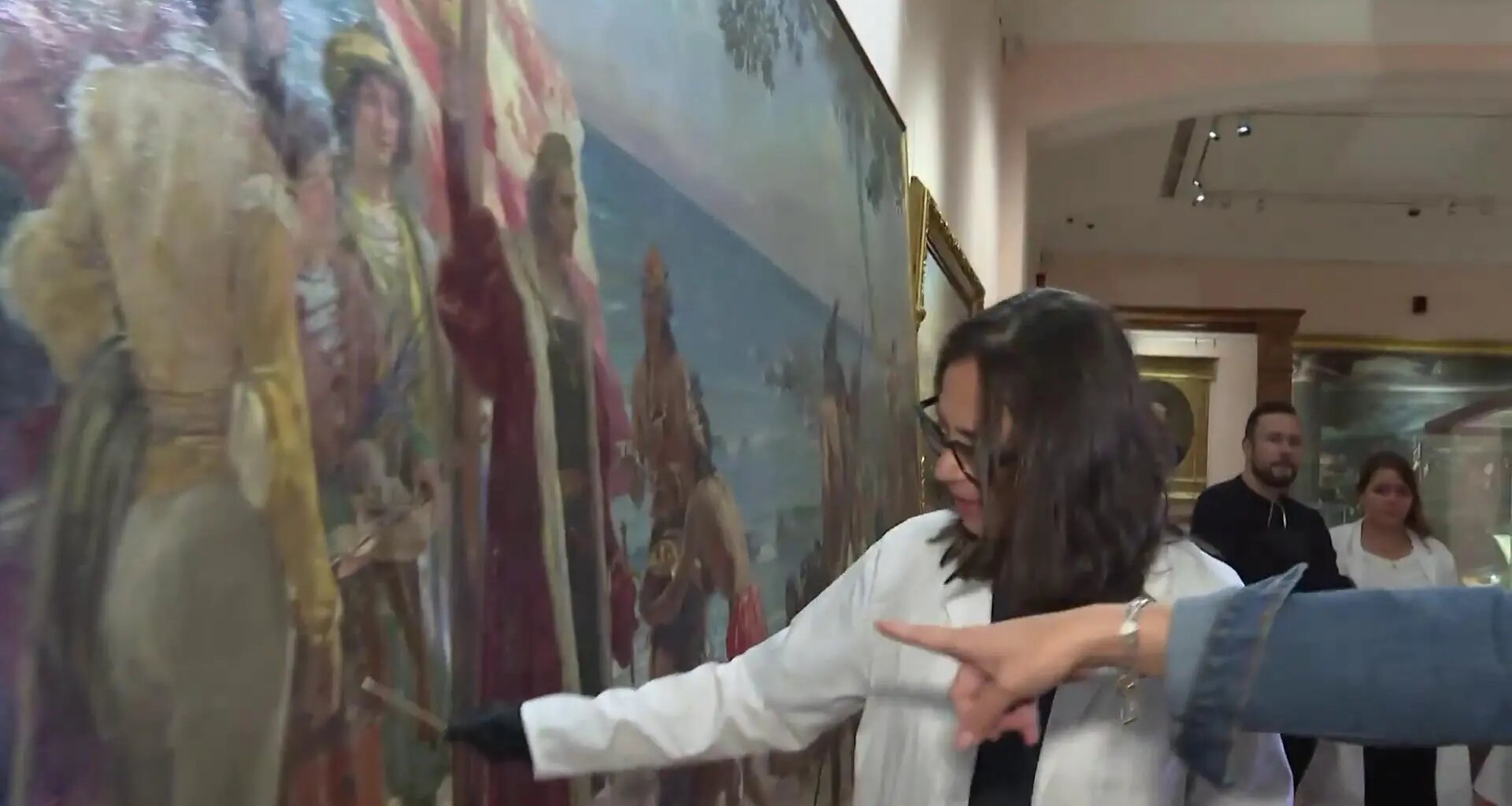 El cuadro de Colón atacado con pintura por activistas en el Museo Naval tiene daños más graves de lo que se pensaba