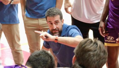 David Barrio, en un tiempo muerto ante LogroBasket.