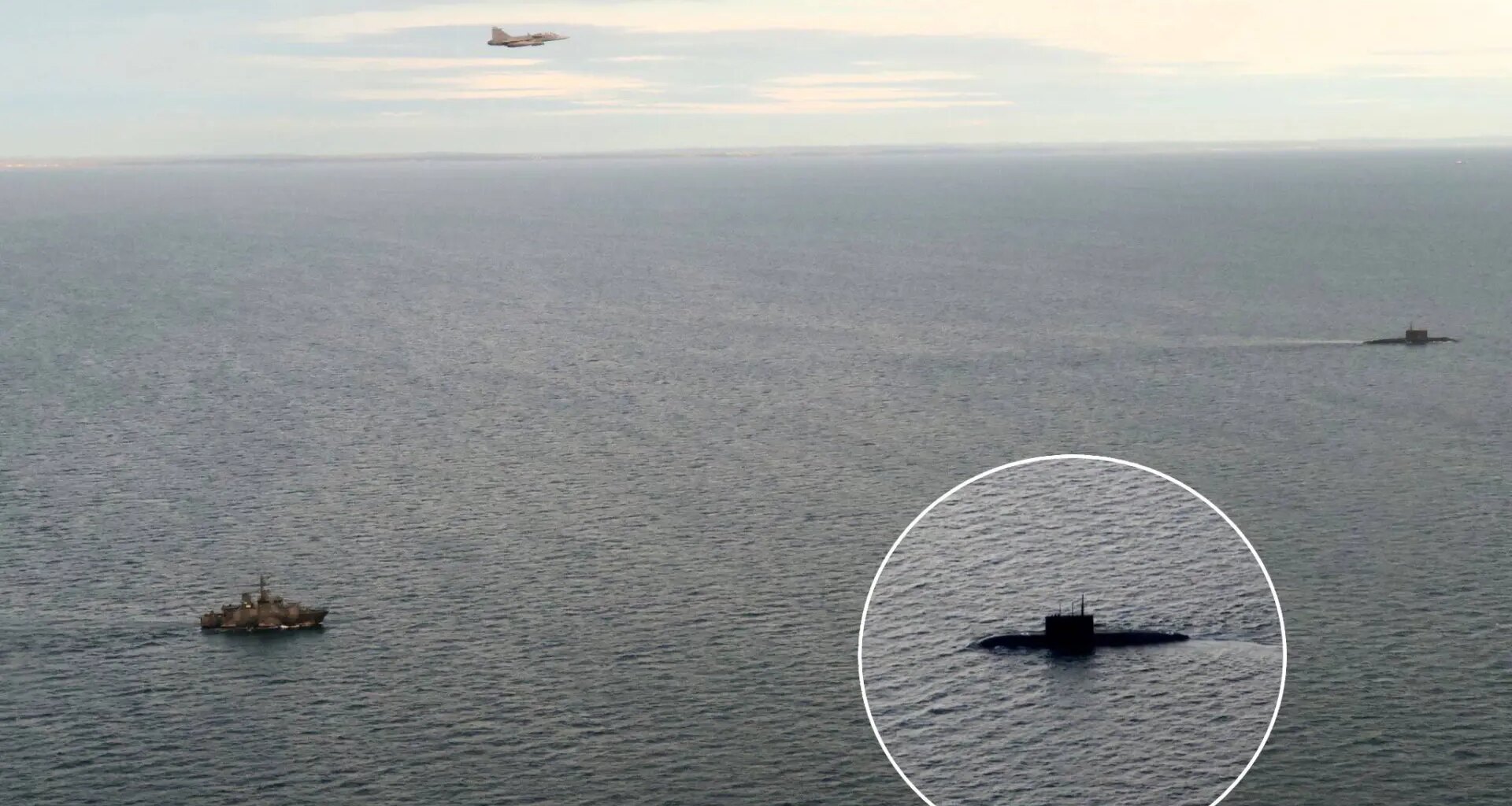 Un submarino ruso emerge en el mar Báltico y Suecia despliega aviones de combate y buques de guerra