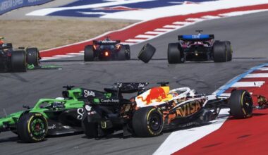 Verstappen aprovecha el desastre de McLaren y Sainz se sube al podio