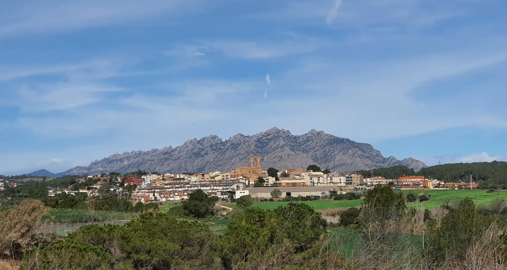 El pueblo de Cataluña donde Rosalía tiene raíces familiares, un legado industrial y más de 150 fábricas históricas