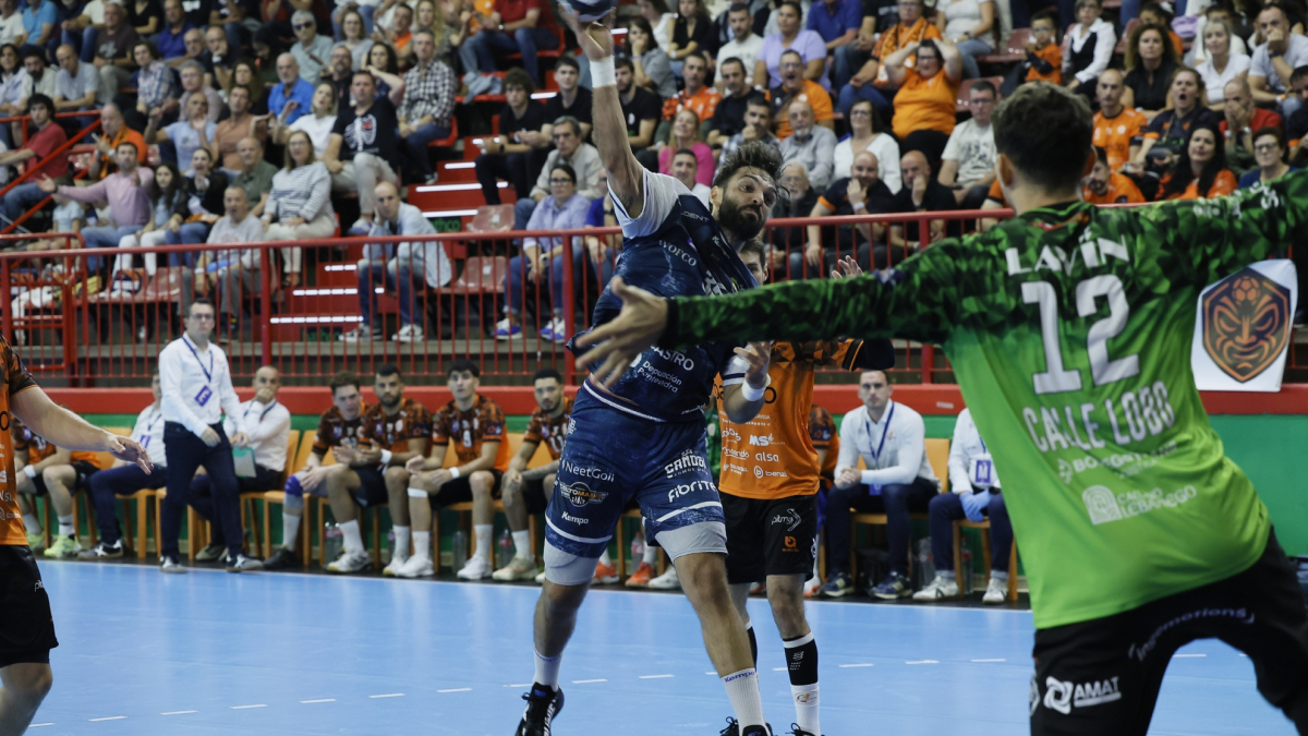 El Barça, único invicto tras las derrotas del Bidasoa y del Torrelavega