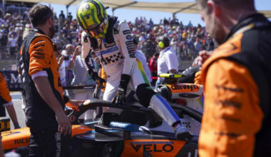 La guerra psicológica estalla; Red Bull multado por quitar la pegatina de Norris en parrilla