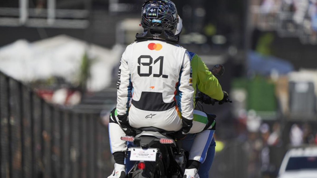 Button ya vivió lo de Piastri, "cuando no quieres cometer errores es cuando llegan"