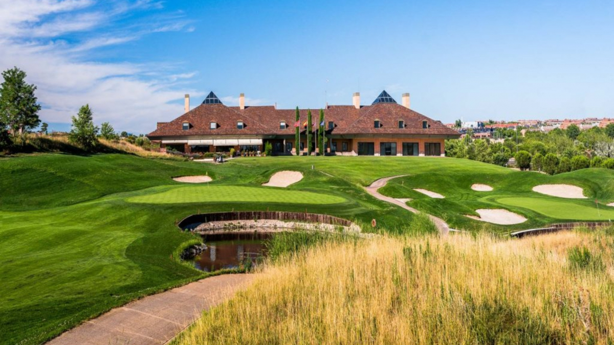 El Centro Nacional de Golf reduce en una década el 45% de su consumo diario de agua y expone su modelo