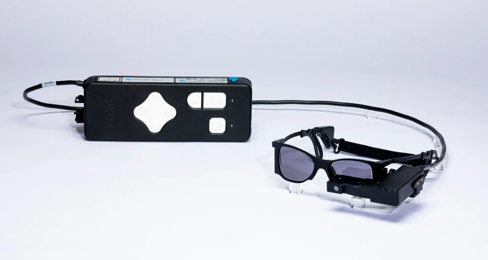 así es la prótesis ocular que devuelve la visión con un simple implante