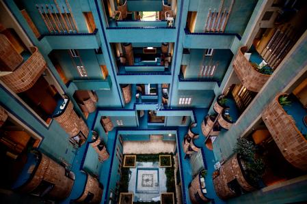 Interior del edificio Walden 7, de Ricardo Bofill, en Sant Just Desvern