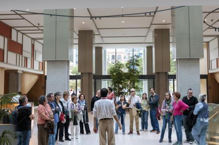El impresionante vestíbulo del edificio Estel, durante las visitas guiadas de este sábado