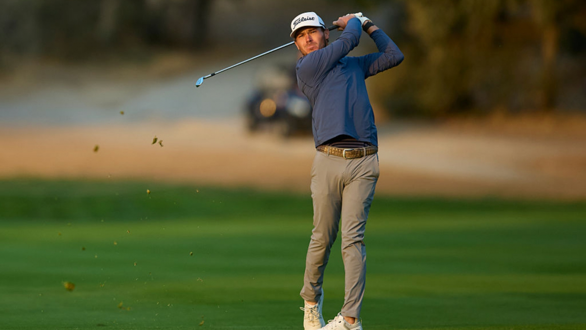 Emboca en el último hoyo ¡desde 53 metros! para poder seguir trabajando