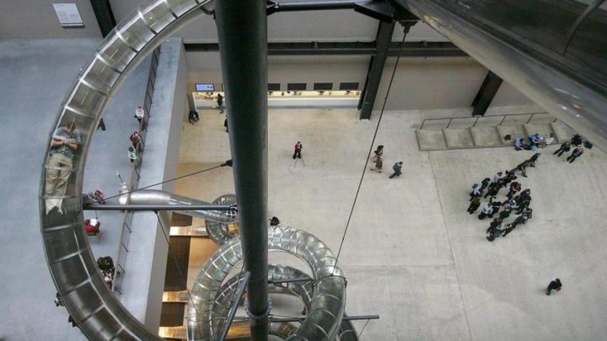 Qué fue del niño lanzado del décimo piso de la Tate Modern de Londres