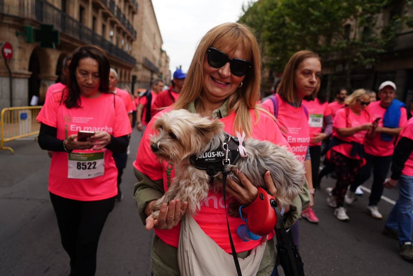 Salamanca 'se tiñe' de rosa por el cáncer