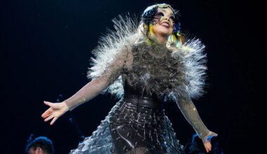 Quién es Björk, la artista multipremiada y galardonada como actriz en Cannes que ha sacado el tema 'Berghain' con Rosalía