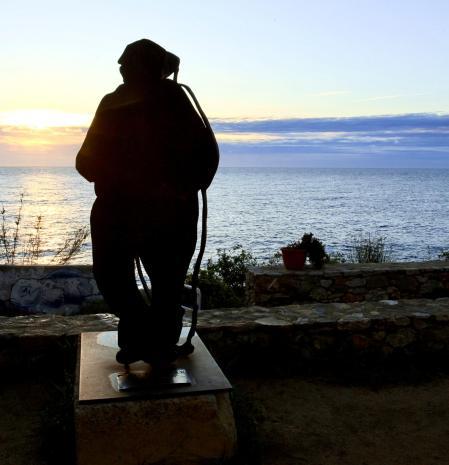 La escultura 'Gent del Mar', de Rodolfo Candelaria.
